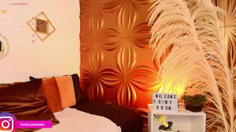 Jazmin online show from 10.11.25