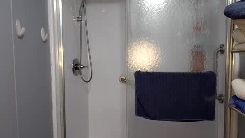 J Nicole online show from 04.14.26