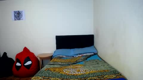 Snapshot of jboy_s chatting on 11.01.25 jboy_s online show from 11.01.25