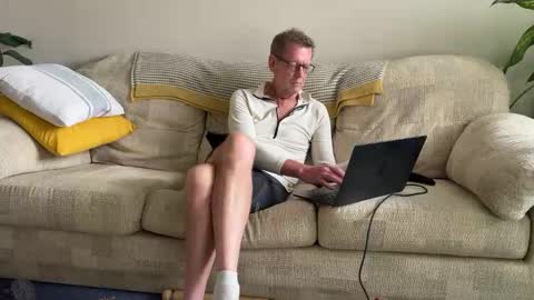 Snapshot of jcar57 chatting on 09.27.25 Jon online show from 09.27.25