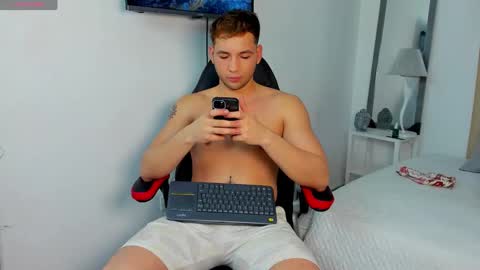 Snapshot of jdaniel_shellby chatting on 12.21.24 jhon online show from 12.21.24