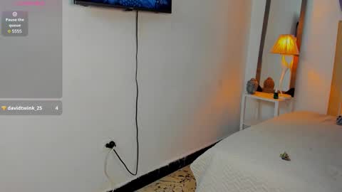 Snapshot of jdaniel_shellby chatting on 12.22.24 jhon online show from 12.22.24