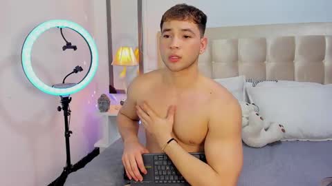 Snapshot of jdaniel_shellby chatting on 01.31.25 jhon online show from 01.31.25