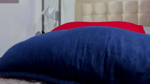 Snapshot of jdaniel_shellby chatting on 02.11.25 jhon online show from 02.11.25