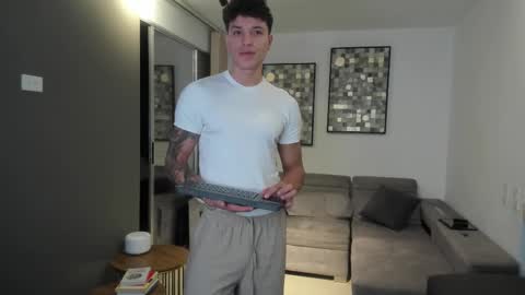 Snapshot of jdmontoya_ chatting on 10.25.25 jdmontoya_ online show from 10.25.25