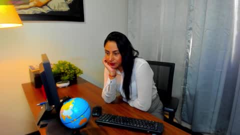 Snapshot of jean_foster chatting on 10.28.25 Mistress Jane Foster online show from 10.28.25