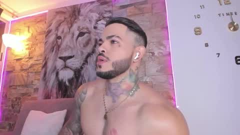 Jean  axelcrow       Modelo Independiente online show from 11.20.25