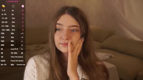 Snapshot of jeanfrancoa chatting on 09.10.25 Haily online show from 09.10.25