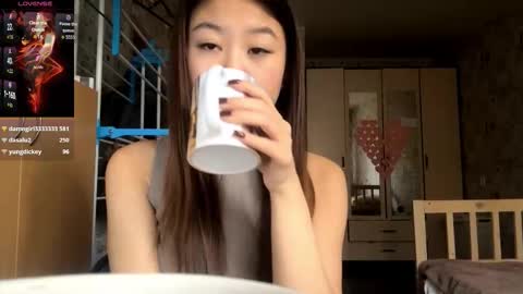 Snapshot of jeannettavidro chatting on 11.02.25 jeannettavidro online show from 11.02.25