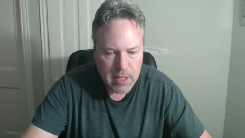 Snapshot of jeb5150 chatting on 11.16.25 JE online show from 11.16.25