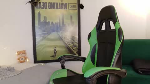 Snapshot of jebbins chatting on 03.24.26 jebbins online show from 03.24.26