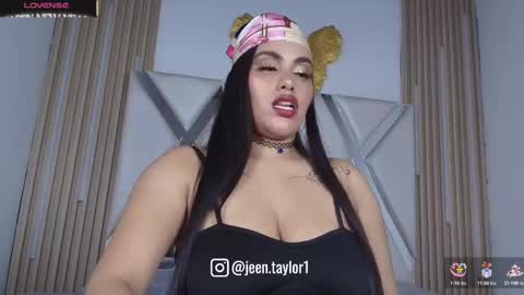 Snapshot of jeen_taylor chatting on 09.30.25 Jeen Taylor online show from 09.30.25