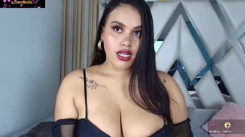 Snapshot of jeen_taylor chatting on 10.06.25 Jeen Taylor online show from 10.06.25