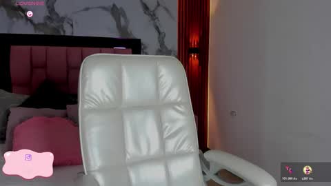 Snapshot of jeen_taylor chatting on 10.28.25 Jeen Taylor online show from 10.28.25