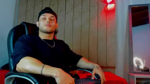 Snapshot of jeicob_gagnon chatting on 09.28.25 jeicob gagnon online show from 09.28.25