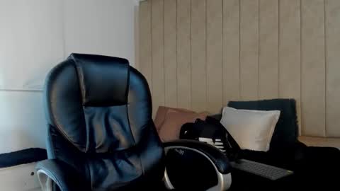 Snapshot of jeicob_gagnon chatting on 10.10.25 jeicob gagnon online show from 10.10.25