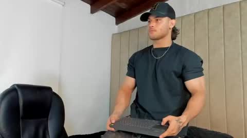 Snapshot of jeicob_gagnon chatting on 10.21.25 jeicob gagnon online show from 10.21.25