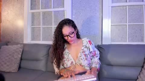 Snapshot of jeilovee chatting on 02.09.26 Jen online show from 02.09.26