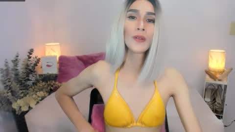 Snapshot of jelayasianxx chatting on 10.18.25 Lexie online show from 10.18.25