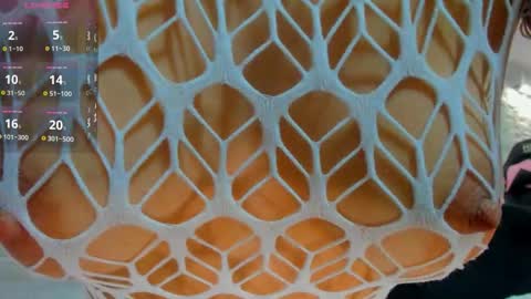 Snapshot of jelly_bee chatting on 10.18.25 Jelly online show from 10.18.25