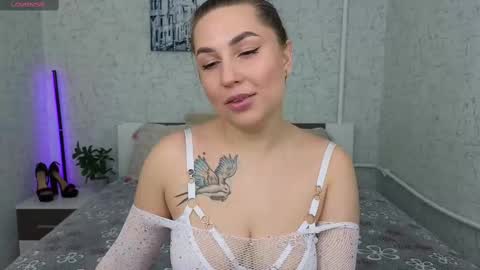 Snapshot of jemalia chatting on 02.11.25 Alice online show from 02.11.25