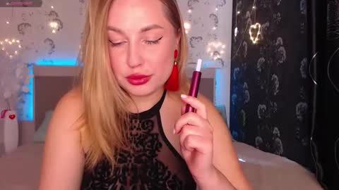 Snapshot of jemalia chatting on 04.13.26 Alice online show from 04.13.26