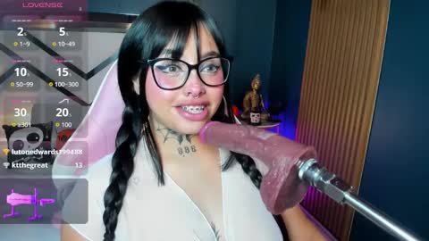 Snapshot of jena_nicols chatting on 10.09.25 Jena online show from 10.09.25