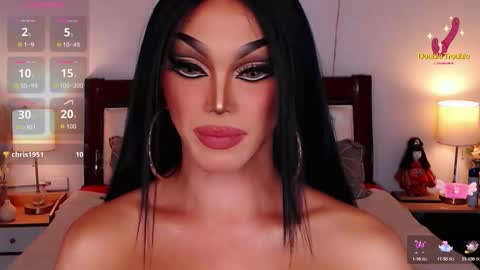 Snapshot of jenifers_body chatting on 09.23.25 Queen Jenifer online show from 09.23.25