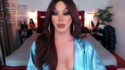 Queen Jenifer online show from 03.10.26