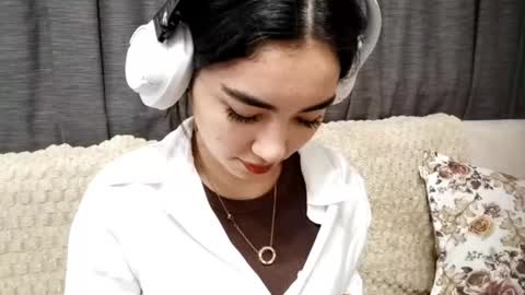 Snapshot of jenifersimon chatting on 09.15.25 Jenifer online show from 09.15.25