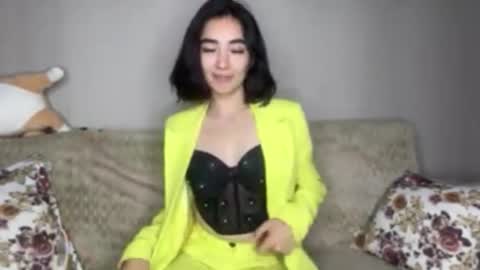 Snapshot of jenifersimon chatting on 09.29.25 Jenifer online show from 09.29.25