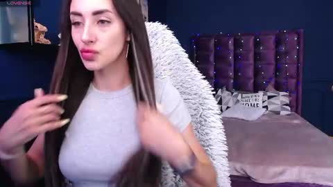Snapshot of jeniferstone chatting on 06.15.26 Kira online show from 06.15.26