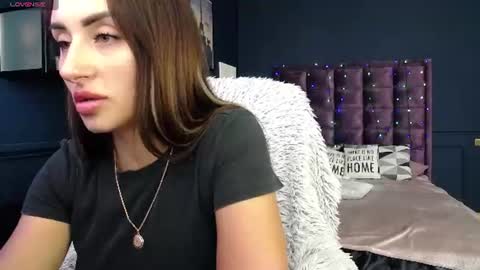 Snapshot of jeniferstone chatting on 08.01.26 Kira online show from 08.01.26
