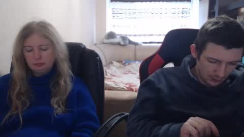 Snapshot of jenisandpeter chatting on 02.04.25 JenisAndPeter online show from 02.04.25