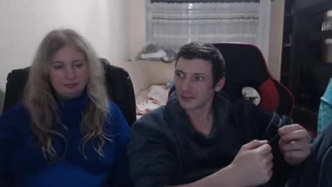 Snapshot of jenisandpeter chatting on 02.05.25 JenisAndPeter online show from 02.05.25