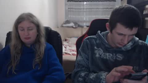 Snapshot of jenisandpeter chatting on 02.08.25 JenisAndPeter online show from 02.08.25
