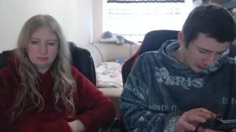 Snapshot of jenisandpeter chatting on 02.11.25 JenisAndPeter online show from 02.11.25