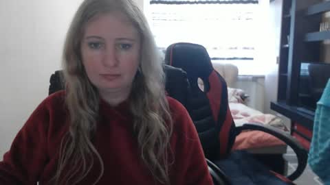 Snapshot of jenisandpeter chatting on 02.11.25 JenisAndPeter online show from 02.11.25