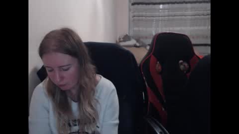 JenisAndPeter online show from 10.04.25