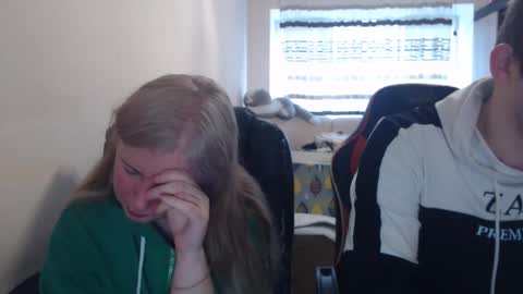 JenisAndPeter online show from 04.15.26