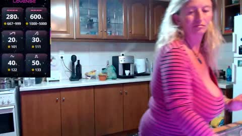 Snapshot of jennadeluxe chatting on 02.25.26 Jenna online show from 02.25.26