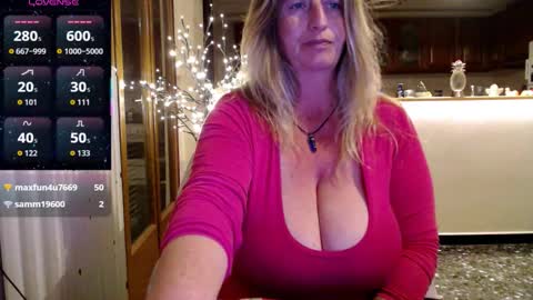 Snapshot of jennadeluxe chatting on 03.10.26 Jenna online show from 03.10.26