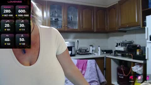 Snapshot of jennadeluxe chatting on 04.08.26 Jenna online show from 04.08.26