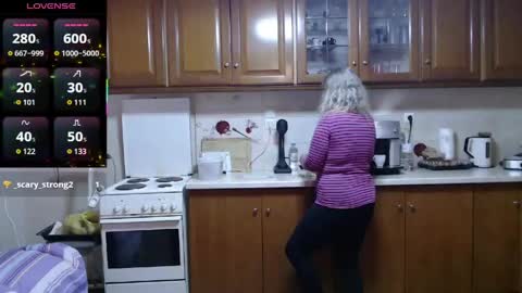 Snapshot of jennadeluxe chatting on 04.16.26 Jenna online show from 04.16.26