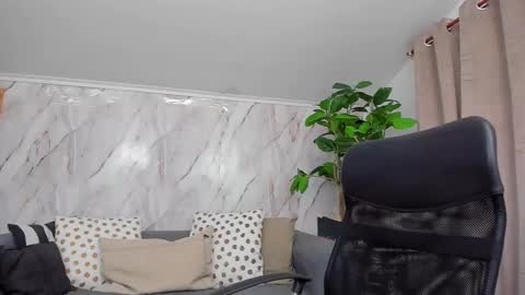 Snapshot of jennaprice chatting on 03.06.25 JennaPrice online show from 03.06.25
