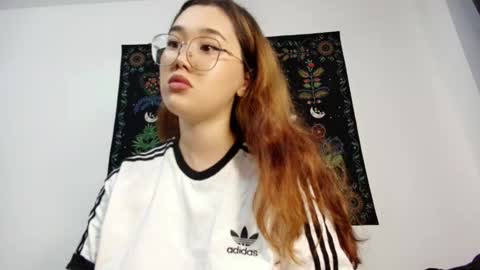 Snapshot of jennatyan chatting on 09.26.25 JENNA online show from 09.26.25