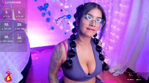follow me in me  IG jenndy971 online show from 12.18.24