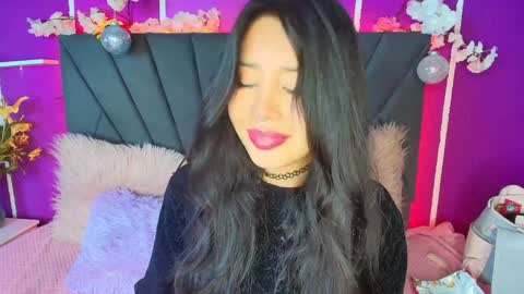Snapshot of jenner_mills chatting on 12.12.24 Jenner online show from 12.12.24