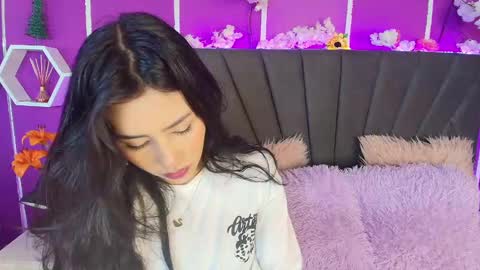 Snapshot of jenner_mills chatting on 12.14.24 Jenner online show from 12.14.24