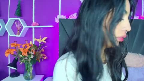 Snapshot of jenner_mills chatting on 12.14.24 Jenner online show from 12.14.24